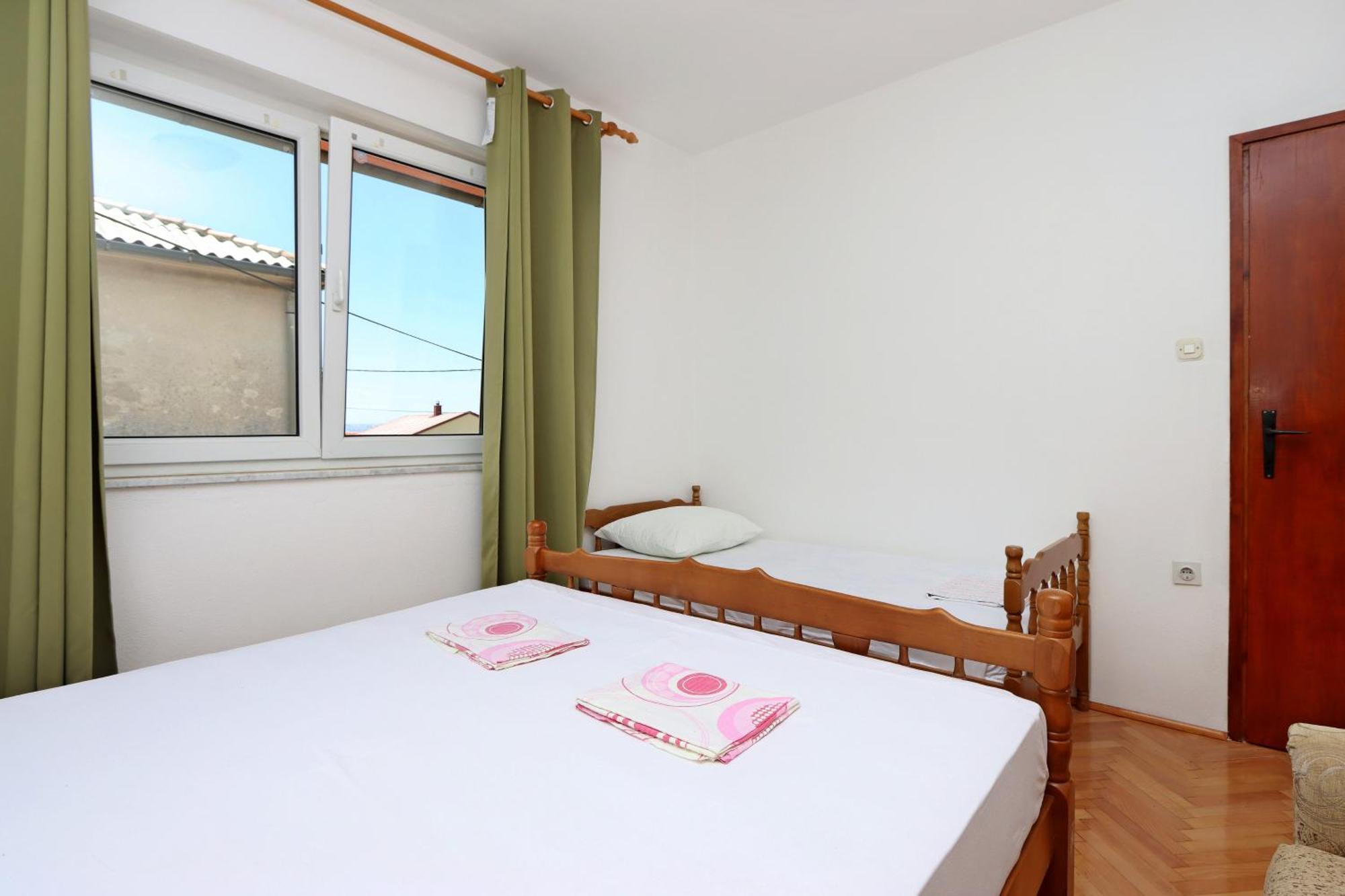 Apartments With A Parking Space Senj - 5571 الغرفة الصورة